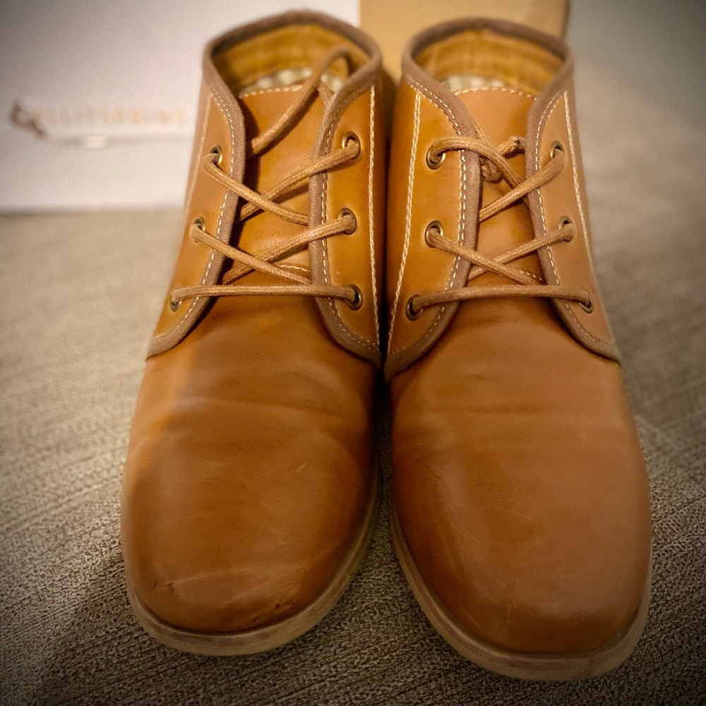 Call it Spring Chukka Tan size 9